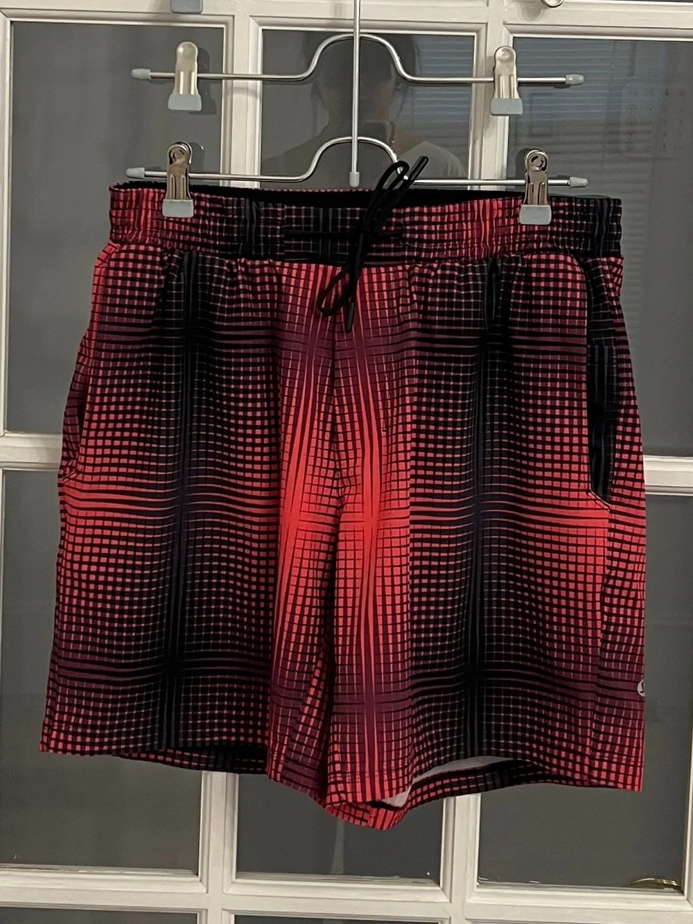 LULULEMON Men’s Red & Black Geo Print Thigh Tide 7
